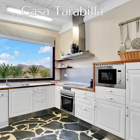 Casa Pilar, Aurora Y Tarabilla En Ecológica Casa rural *